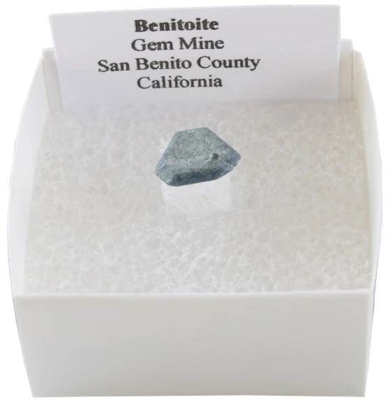 Benitoïte Cristal Brute Non Taillée 3 Benitoïte Cristal Brute Non Taillée