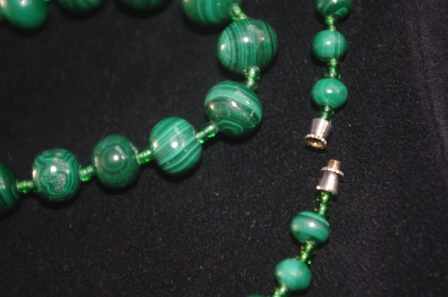 Collier Malachite Perles En Pierre Naturelle Vintage 4 Collier Malachite Perles En Pierre Naturelle Vintage – Image 2