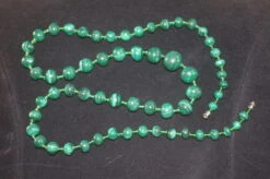 Collier Malachite Perles En Pierre Naturelle Vintage 12 Collier Malachite Perles En Pierre Naturelle Vintage -Magasin D'accessoires Sélectionnés collier malachite vintage occasion fermoir a vis etoileharmonie 3