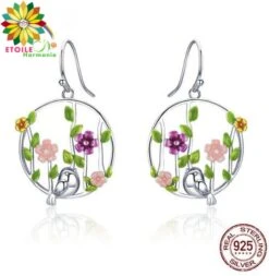 Boules Oreilles Esprit De La Nature De Floraison Et Oiseaux