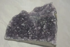 Géode Améthyste Brute D'Uruguay De 448 Gr 12 Géode Améthyste Brute D'Uruguay De 448 Gr -Magasin D'accessoires Sélectionnés geode amethyste etoileharmonie druse amethyste harmonisation 4