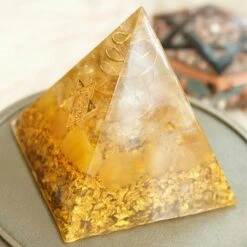 Orgonite Pyramide Citrine 8 Orgonite Pyramide Citrine -Magasin D'accessoires Sélectionnés orgonite pyramide citrine energie richesse fortune etoileharmonie 2