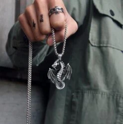 Pendentif Dragon Ailé 10 Pendentif Dragon Ailé -Magasin D'accessoires Sélectionnés pendentif dragon protection sur etoileharmonie