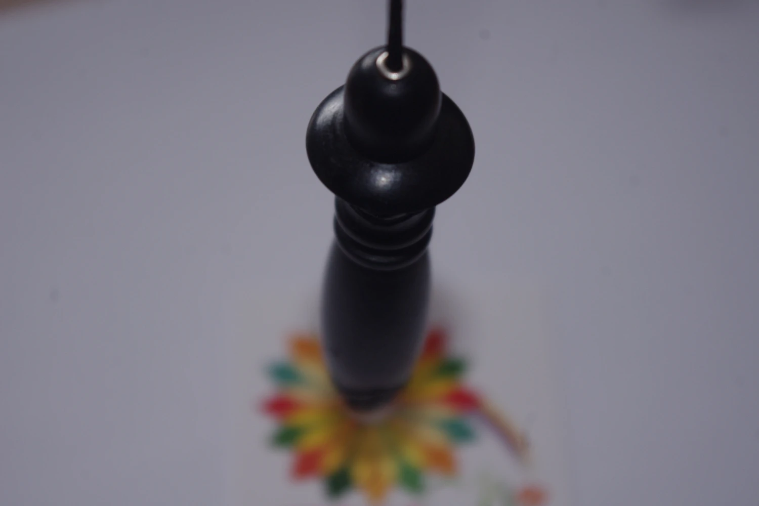 Pendule Des Pyramides De Thot En Bois Iroko Teinté Noir Gravé Plombé 7 Pendule Des Pyramides De Thot En Bois Iroko Teinté Noir Gravé Plombé – Image 5